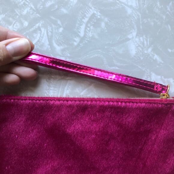 Ipsy December 2016 Red Faux Hair Zipper Make-Up Cosmetic Wristlet Travel Bag - Picture 4 of 5